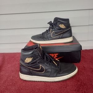 Nike Black and Gold Sneakers